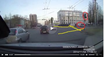 Как можно НЕ отдавать полностью вину вазоводу, если на красный свет он ТОЧНО был ДО перекрестка! Еблан однозначный! А то, что все у нас стартуют и тихонечко едут на красный с желтым - ну все мы такие торопыги!