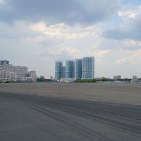 Ну я еще до этого тренировался на ходынском поле, я же не сразу влетел на парковку и рулем крутанул, все постепенно))