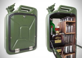 Канистра для жидкостей или двадцатилитровый стандарт