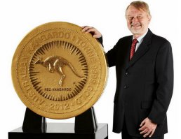 Сколько денег в двухлитровой банке? История одной копилки