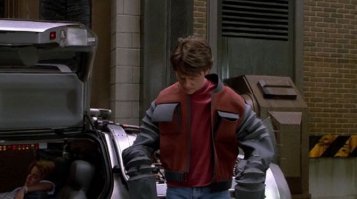 Куртки мультиразмерные - это стёб. Такие скафандры никто делать не будет. А с автоматической сушкой уже есть.