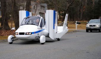 Летающие автомобили пока редкость, но до 21 октября 2015 ещё есть время :)