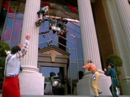 Земекис даже конец майдана предсказал :)