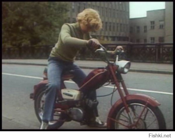 Мопед "Верховина-4" в фильме "Приключение Электроника"