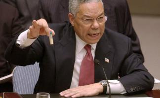 Старая технология под названием "белый порошок"
Многие видимо помнят ситуацию, когда с трибуны Конгресса США или ООН показывали пробирку с белым порошком, которое называли "споры сибирской язвы" и его в массовом количестве как бы производят в тайных лабораториях Ирака. Тогда мало кто задался вопросом, почему это так храбро размахивали этой пробиркой. Это же стекло, а вдруг упадет, а вдруг разобьется. Это же прямой теракт и часть конгрессменов бы отошли в "лучший мир".
И американские войска храбро отправились в Ирак, не побоялись "белого порошка", они же должны брать пример с "храброго конгресмешки". Потом уже никого не волновало, что лабораторий не найдено. Соответственно и язвы, сибирской. Зато оказалось много черной жидкости. Так что американцы оказались реверсивными дальтониками. Все черное у них белое, и наоборот. Болезнь оказалась заразной...
Кормящийся с рук ЦРУ глава СБУ Наливайченко не ограничился пробиркой. Он заговорил о таинственных емкостях. Есть подозрение, что канистрой тут не обойтись. Явно будет все масштабнее, чем в США. ЗАО СБУ мелочь по карманам не тырит.
Но вышла оговорка по-фрейду. Экспертиза еще не проведена, но таинственное вещество уже объявлено супер опасным. Но грязные дела не делаются в белых перчатках, или все же делаются? До пожара были замечены четыре субъекта "восточной" национальности, говорящие на хорошем английском. И вот они были в белых перчатках, для работы с химреактивами.
По теме: Нет, я не наблюдаю. Мы принимаем участие в этом
Результаты всего этого действа предсказуемы. Так как другое ЗАО, под названием ГПУ возбудило еще раньше уголовное дело о самоподжоге спрятавшихся в здании "сепаратистов". А ребятки с коктейлями молотова так, чисто шли мимо, но завернули на огонек.
Историческая справка
Выступая в Совете безопасности ООН госсекретарь СЩА Колин Пауэлл, демонстрируя пробирку с белым порошком внутри отметил: "Для того, чтобы парализовать работу Конгресса США, потребовалось всего лишь около одной столовой ложки порошка сибирской язвы, -
В Ираке есть "тысячи таких ложек".
Совет Безопасности так и не санкционировал применение силы против Ирака. Но США со своими союзниками начали вторжение в нарушение Устава ООН.

Военная операция в Ираке началась утром 20 марта 2003 года. За время пребывания американских солдат в Ираке, погибло более миллиона иракцев.
А Колин Пауэлл уже через год признался, что обнародованные им данные были во многом неточными, а иногда и сфальсифицированными.