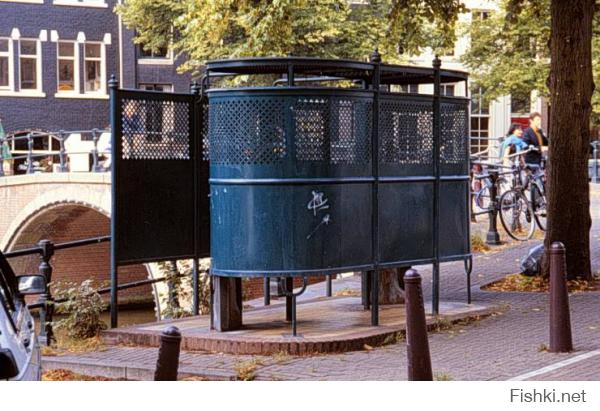 а в Амстердаме даже и не придумали ничего нового, почти за 150 лет)
туалет