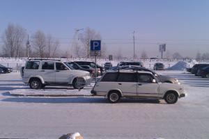 Парковка у ТЦ Лента, кругом инвалиды.