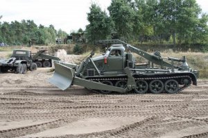 А я вот на таком служил.