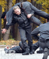 Лица девушек из российской полиции