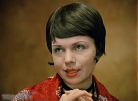 Фу. А я уж думала"Уберите психическую, а то жениться перестану!". Ну допустим, мальчики и девочки у бабушки "они Вам ничего не будут стоить". Или Вы меня без пальто не признали?