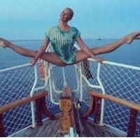 А.
Спасибо!
Дура:)