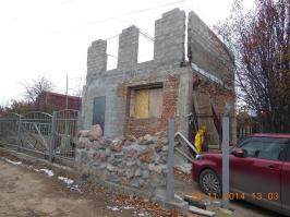 Нормально смотрятся, а если еще и зацементировать, то и не расползаются Щас размножатся, будет готовый забор.