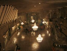 Церковь в соляных шахтах под Краковом (Польша), общая протяженность более 340 км, если будете там, зайдите - не пожалеете!