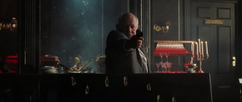 калашом низачто не пробить кафешный стол!