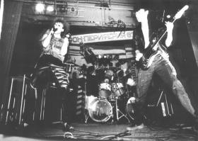 Странно что забыли про такую группу как Амальгама.

Сибирская рок-легенда «Амальгама» была создана в 1985 году в Красноярске басистом, клавишником и вокалистом Александром Шубом. Сделав свои первые сольные записи, Шуб с помощью других известных в городе музыкантов (Николая Маршукова, Саши Карпова, Дмитрия Таровика, Игоря Гоцманова и др.) быстро поставил свой проект на ноги и с огромным фурором появился на публике. Созданный Шубом коллектив «Амальгама» впервые отмечается жюри на джаз-фестивале в Хабаровске. Полгода спустя «Амальгама» и «Звуки Му» становятся хедлайнерами фестиваля в Мирном. Переломный этап в кризисе сибирской рок-музыки, наконец наступает, и в 1986 году «Амальгама» присоединяется к свежесозданному барнаульскому рок-клубу ДК «Химволокно».