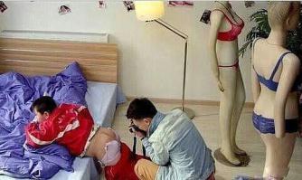 Вот так фотографируют большую грудь для китайских Интернет-магазинов...??? ))))