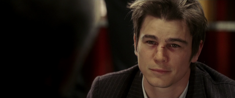 Хороший актер.
Этот (Джош Харнет) на него молодого похож чем то.