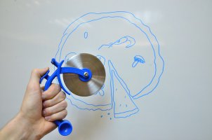 Несси прикольная, а вот нож для пиццы у меня лучше. 
Подарок от друзей из Велодоктора: