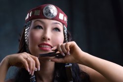 А где якутки??? ась??? Где северная красота?? Море текста только.
А девоньки на севере красивы ))))