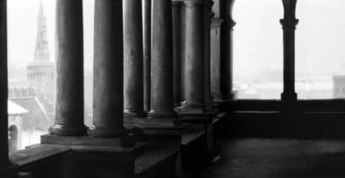 Да ладно... прямо памятник Александру II? Да и боровицкий мост я что-то не разглядел... 
Чудеса ))))