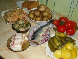 Американцы пробуют еду русской и украинской кухни