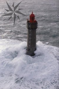 а если какой нибудь кораблик штормом принесет ?