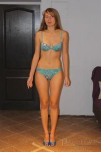 Показатель безумной самоуверенности. Хотя в обычной жизни наверняка нормальные девчонки с которыми можно душевно общаться, но от скажите мне "На что они реально рассчитывают, пытаясь участвовать в конкурсах красоты?! Они искренне верят что неотразимы и у них есть шанс? Этож насколько самовлюбленной надо быть?!"