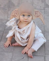 16 детей в костюмах известных персонажей игр, фильмов и мультфильмов