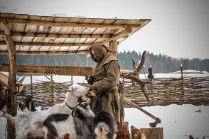 Да и тут досочки явно не топором наструганы.