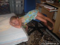 А вы знаете в какой позе спят жирафы?
