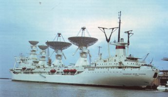 Да,помню их троих из детства... Бывали пришвартованы в Одессе на морвокзале. 
"Космонавт Владимир Комаров","Космонавт Юрий Гагарин" и "Академик Сергей Королев". Больше всего почему-то впечатлял первый из них.  Видимо своими белыми,огромными сферами.