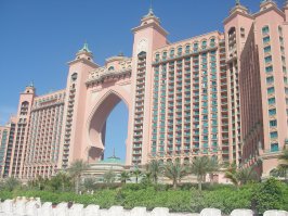 Дубай - красивый город, а его развитие показывает, как надо правильно использовать деньги от нефтедобычи!