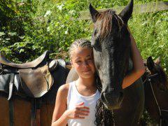 Мило..... И у нас такие есть. Все любят обнимашки:)