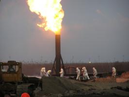 автор развлекается ? Ты вот сюда сходи.
тушение открытого газового фонтана