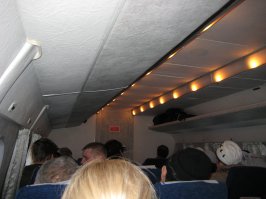 первая фото - старое здание аэропорта 
второе новое здание
для желающих полетать на АН 24 - приезжайте в Иркутск, Красноярский край (Это аэропорт Ванавара), Мирный (Якутия).там все настоящее!
 Пилот охотно позирует перед камерой.
хотя впервый раз тоже было желание переспросить про самолет (мы точно на самолете полетим)