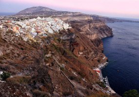 снимайте гостиницу в живописном уголке, 100 метров до моря (вертикально вверх.....)