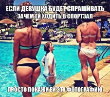 Полная девушка зажигательно танцует