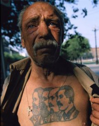 а есть другие версии того,что у многих уголовников времен ГУЛаг были такие татуировки ?