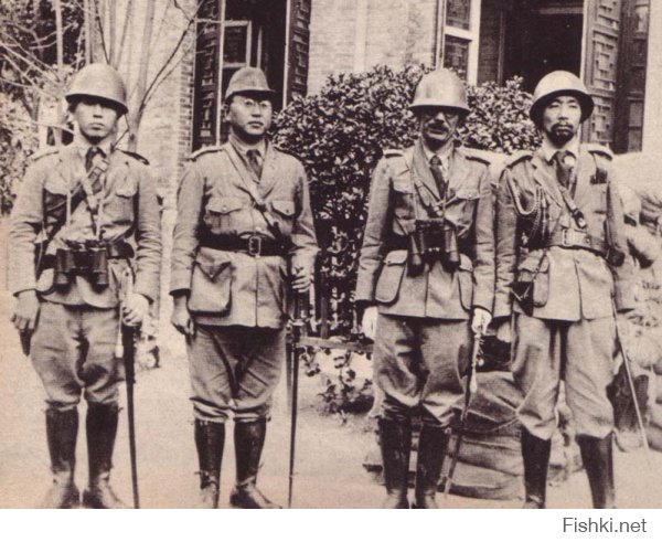 Офицеры японской армии.