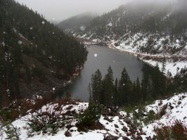 Озеро Амут. Дальний Восток. Поздняя осень.