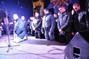 стали...-стойте бойцы....преклонились ловите своё...