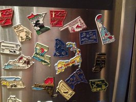 Традиция всех путешественников - коллекция магнитиков на холодильнике