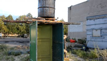 Простая роскошь: идеи по оборудованию потрясающего летнего душа