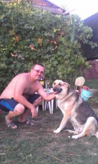 как можно не любить собак?? я слева, если что))))