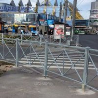 и пешеходы не мешают