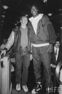 30 самых неловких фотографий фанатов с их кумирами  