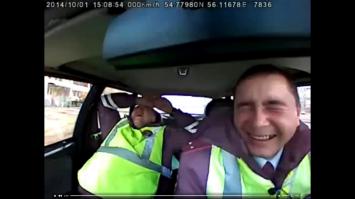 Геи мечтают отомстить ГАИ за смех над трансвеститом