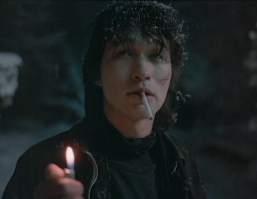 фильм "Игла" можно пересматривать бесконечно. главное делать это нужно с хорошими колонками-звуки на заднем плане подобраны в тему.