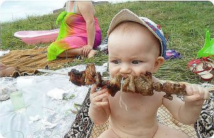 детям нужен белок, а то дистрофанами вырастут