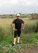 Может кому интересно - это мои фотки. Минус 35 кг за четыре месяца. Все просто - велик 50-80 км. в день и меньше жрать!